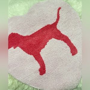 PINK Victoria rug for bathroom <3